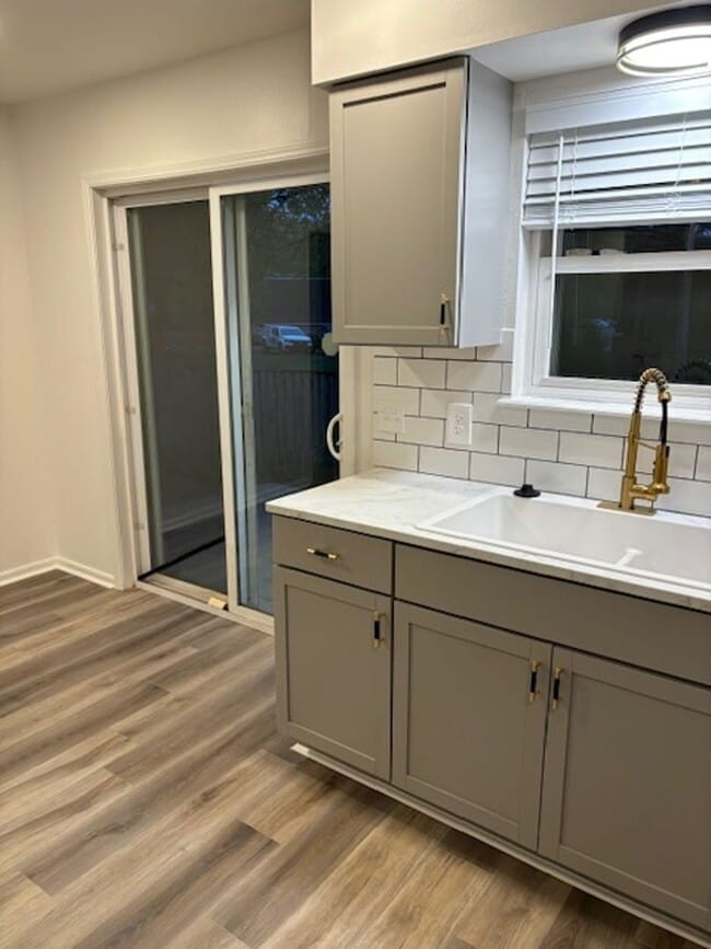 4406 E 68th St in Tulsa, OK - Foto de edificio - Building Photo