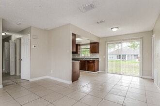 4673 SW Monaco St in Port St. Lucie, FL - Building Photo - Building Photo