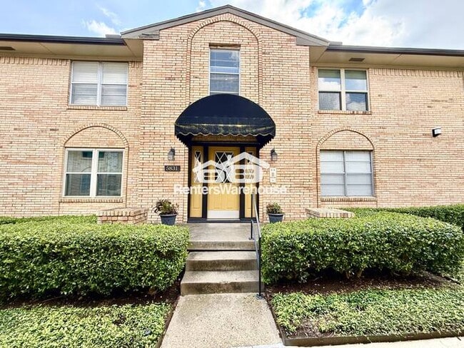 property at 5831 Sandhurst Ln