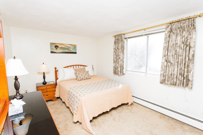 J.E. Furnished Apartments of Waltham in Waltham, MA - Foto de edificio - Interior Photo
