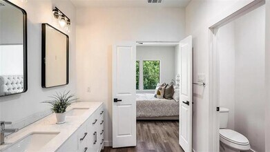 1028 17th St in Plano, TX - Building Photo - Building Photo