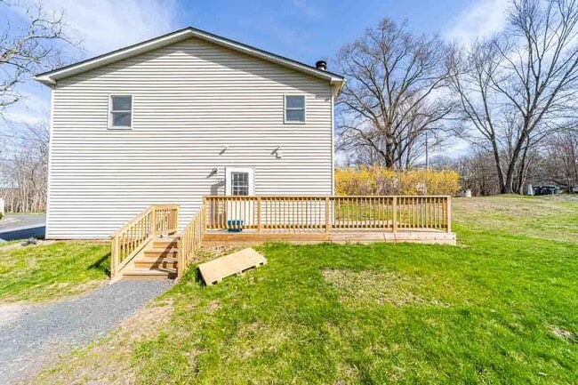 122 Red Top Rd in Wallkill, NY - Building Photo - Building Photo
