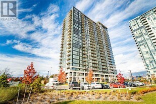 349 Rathburn Rd W in Mississauga, ON - Building Photo