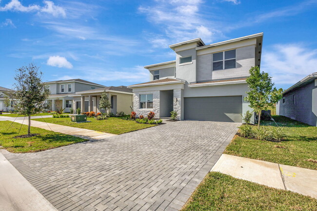 1549 Sawgrass Whisper Way in Loxahatchee, FL - Building Photo - Building Photo