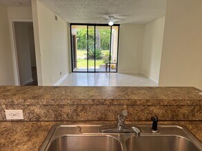 5661 Riverside Dr in Coral Springs, FL - Building Photo - Building Photo