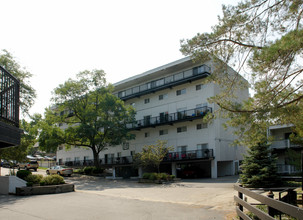 Chestnut Hill Apartments in Columbus, OH - Building Photo - Building Photo