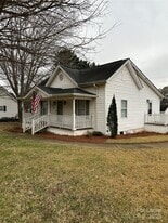 816 E Catawba St in Belmont, NC - Building Photo
