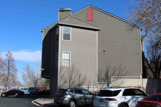 Sycamore Hills Apartments in Littleton, CO - Building Photo - Building Photo