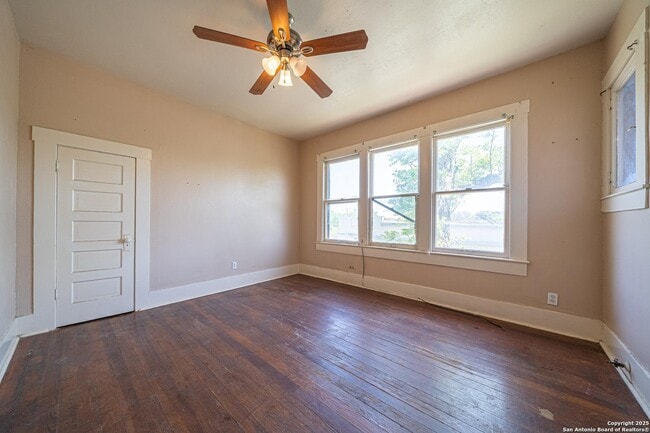 property at 204 Mt Vernon Ct