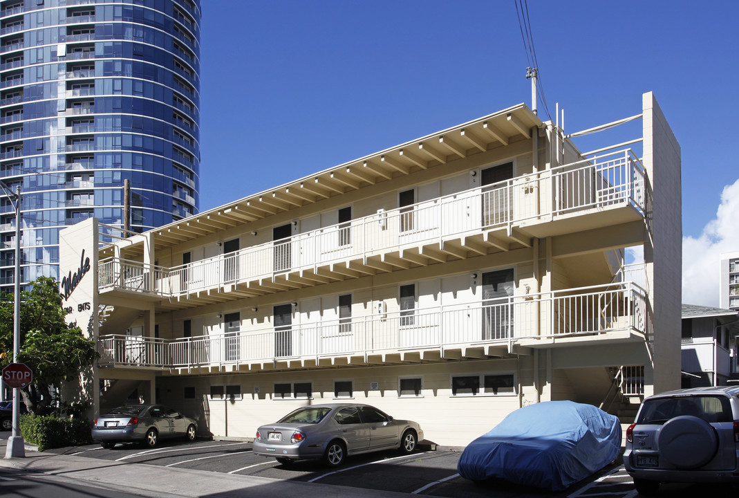 Maile Apartments in Honolulu, HI - Building Photo