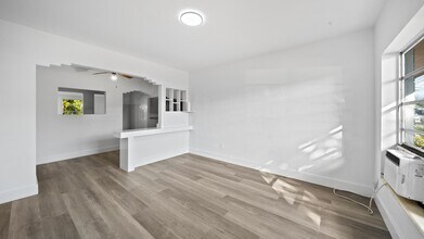 1165 SW 12th St in Miami, FL - Foto de edificio - Building Photo