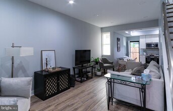 2262 N Bouvier St in Philadelphia, PA - Building Photo - Building Photo