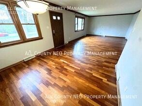 7068 Clingan Rd in Youngstown, OH - Building Photo - Building Photo