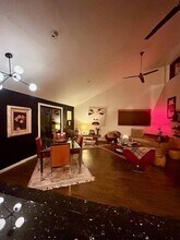 2600 Forest Park Dr in Los Angeles, CA - Foto de edificio - Building Photo