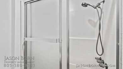 4273 Las Virgenes Rd in Calabasas, CA - Building Photo - Building Photo