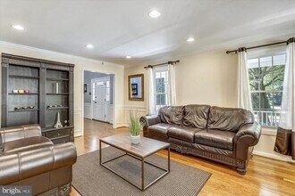 8225 Osage Ln in Bethesda, MD - Building Photo - Building Photo
