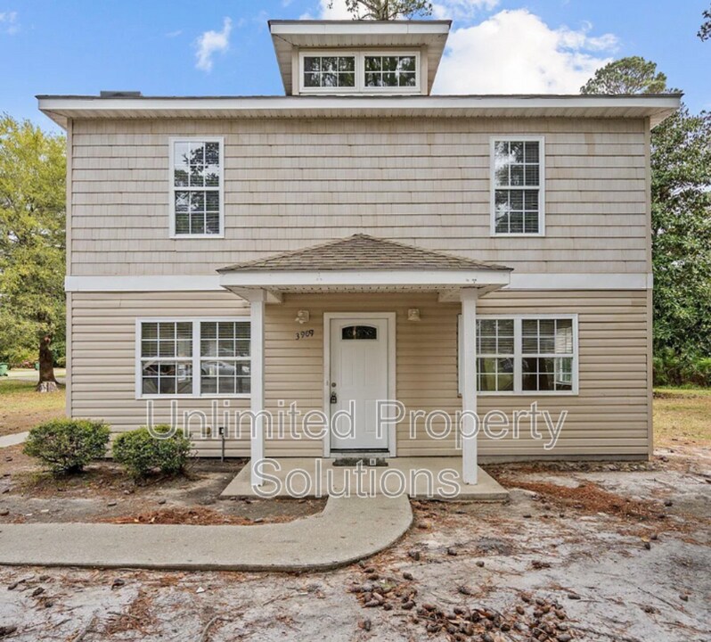 3909 Wilshire Blvd in Wilmington, NC - Building Photo