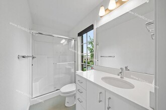 1106-1110 SE Lincoln St in Portland, OR - Building Photo - Building Photo