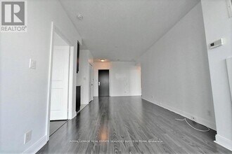 60 Absolute Ave in Mississauga, ON - Building Photo - Building Photo