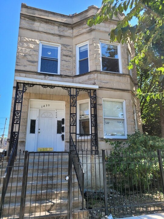 1439 S Lawndale Ave in Chicago, IL - Foto de edificio