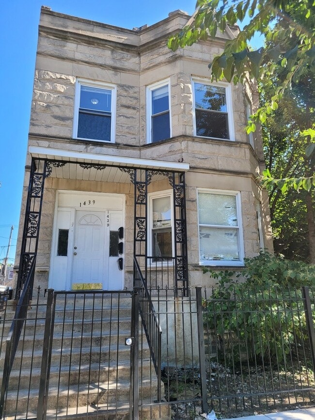 property at 1439 S Lawndale Ave