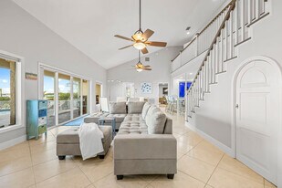 8130 S Tropical Trail in Merritt Island, FL - Building Photo