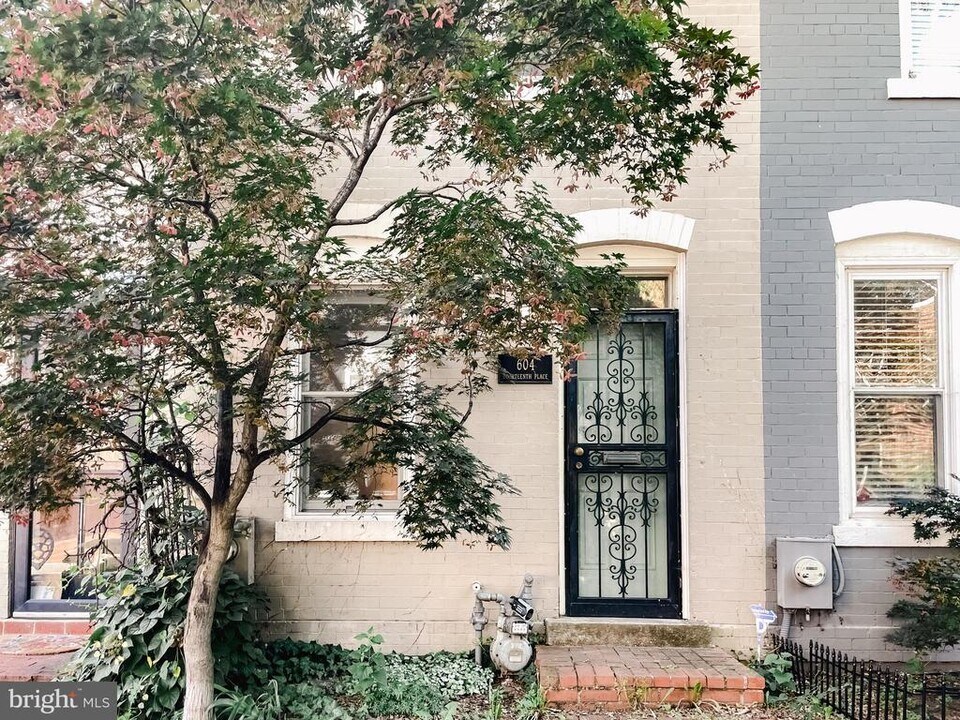 604 14th Pl NE in Washington, DC - Building Photo