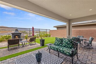 10106 Amethyst Hills Ave in Las Vegas, NV - Building Photo - Building Photo