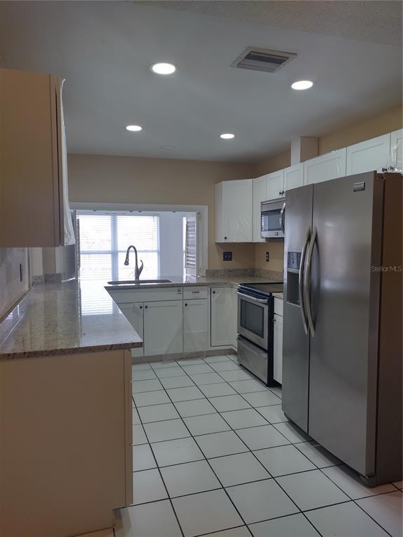 2131 OrangePointe Ave in Palm Harbor, FL - Building Photo - Building Photo