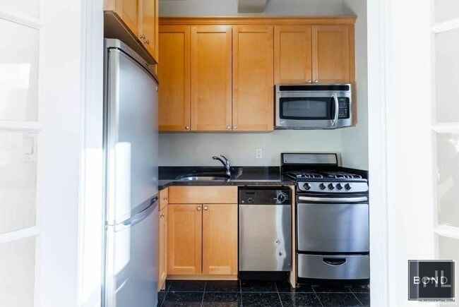 SECOND AVENUE, Unit 3H in New York, NY - Foto de edificio - Building Photo