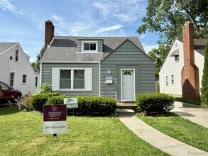 1010 Larkmoor Blvd in Berkley, MI - Building Photo - Building Photo