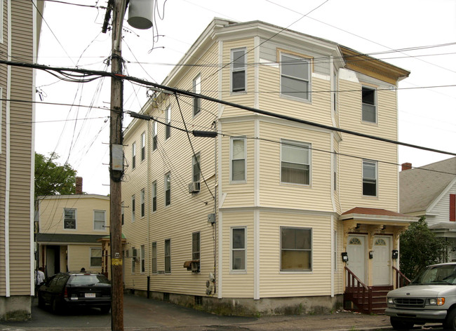 246-258 Salem St in Lawrence, MA - Foto de edificio - Building Photo