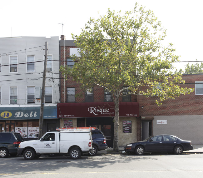 36-21 Review Ave in Long Island City, NY - Building Photo - Building Photo