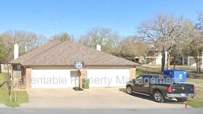 property at 140 W Stagecoach Trl