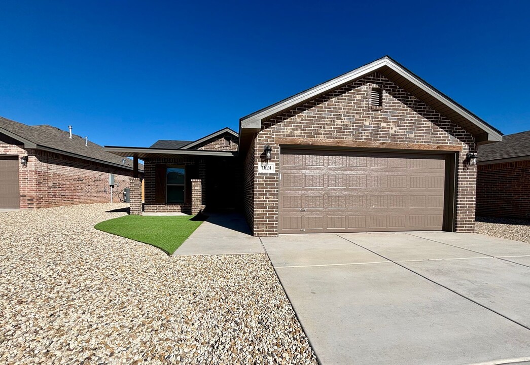 1617 132nd St in Lubbock, TX - Building Photo