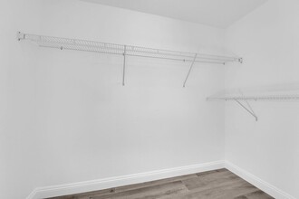 7931 Severn Valley St in Las Vegas, NV - Building Photo - Building Photo