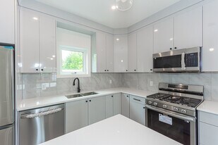 14912-14109 109 Ave in Edmonton, AB - Building Photo