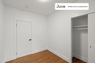 Private bedroom in 4 bed/2 bath Home in New York, NY - Building Photo - Building Photo