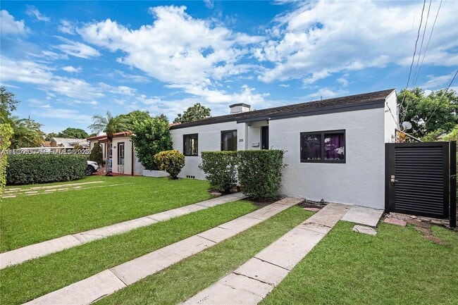 property at 2520 SW 20th St