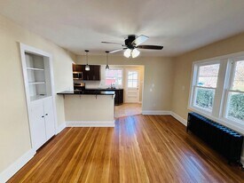 31 4th St in Glen Cove, NY - Building Photo