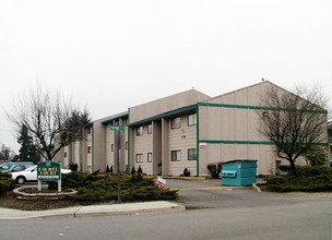 Laurel Court in Lakewood, WA - Building Photo - Building Photo