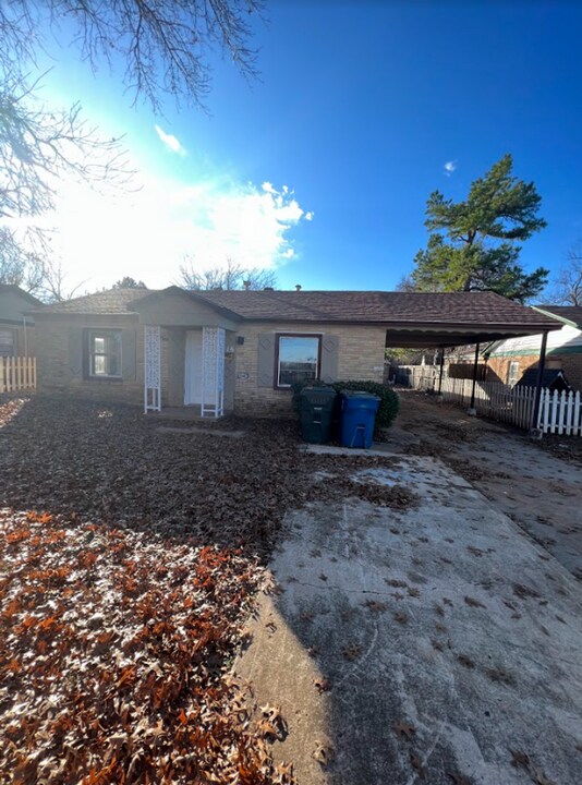 316 E Harmon Dr in Midwest City, OK - Building Photo