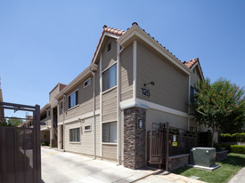 125-129 S California St in San Gabriel, CA - Building Photo