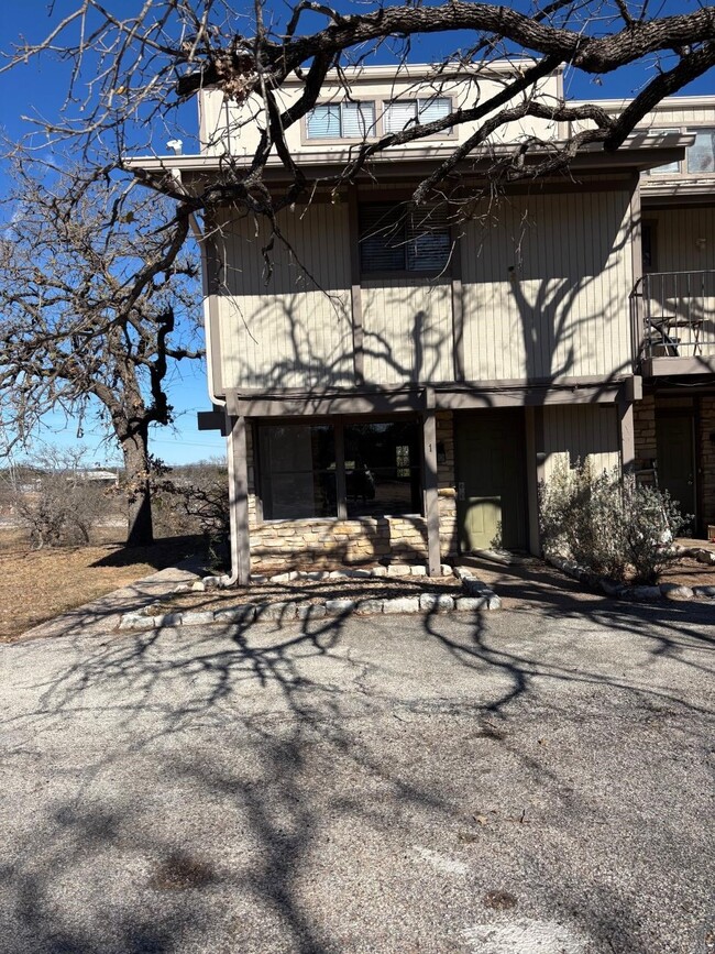 1008 Hi Stirrup in Horseshoe Bay, TX - Building Photo - Building Photo