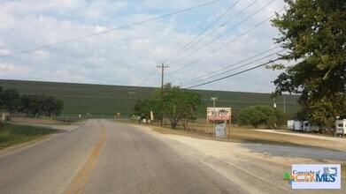 106 GBRV Lp in Canyon Lake, TX - Building Photo - Building Photo