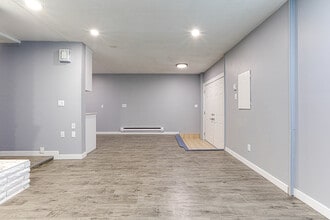 809 Duthie Ave in Burnaby, BC - Building Photo - Building Photo