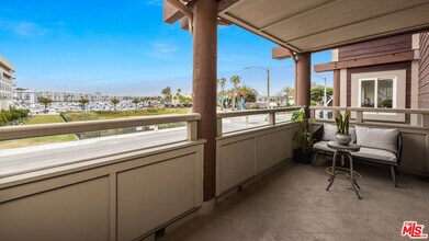 4350 Vía Dolce in Marina Del Rey, CA - Building Photo - Building Photo