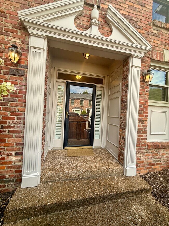 2046 Graybar Ln in Nashville, TN - Building Photo - Building Photo