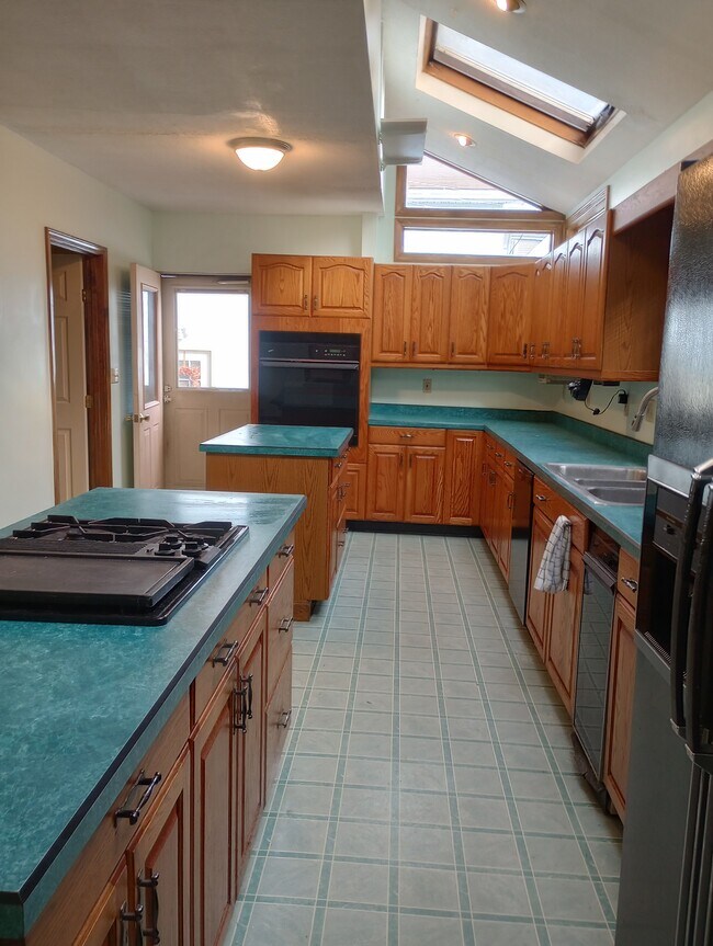 185 Alsace St, Unit 185 Alsace St. #1 in Manchester, NH - Building Photo - Building Photo