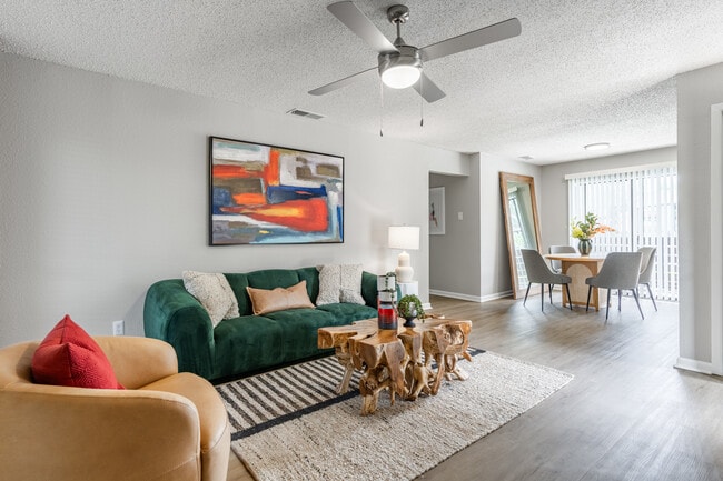 The Reid Apartments in Grand Prairie, TX - Building Photo - Interior Photo